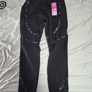 Black Athletic Leggings with Colorful Accents -Popfit